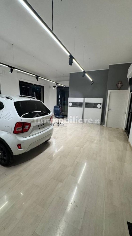 2غرفة عقار تجاري في Monopoli, Italy رقم 311412