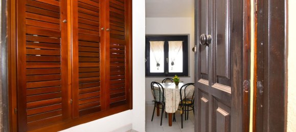 Дом с 4 комнатами в Тринита д’Агульту э Виньола, Италия № 158777 10