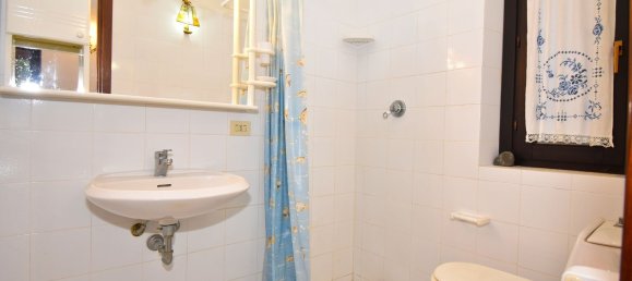 Дом с 4 комнатами в Тринита д’Агульту э Виньола, Италия № 158777 4