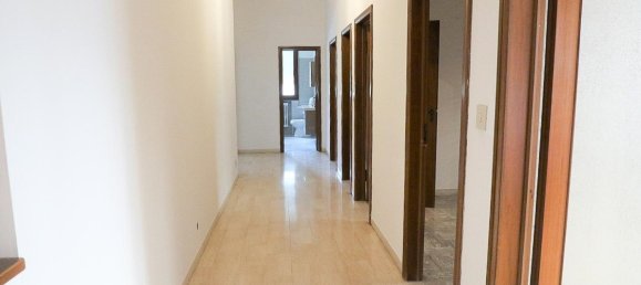 4 bedrooms Apartment in Casalecchio di Reno, Italy No. 125505 2