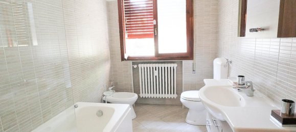 4 bedrooms Apartment in Casalecchio di Reno, Italy No. 125505 7