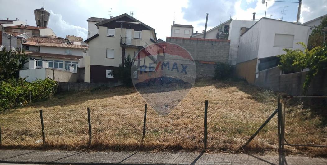 Terreno en Braganca, Portugal 540 m² No. 88211