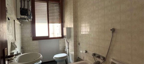 4 rooms Apartment in Vignola, Italy No. 234727 12