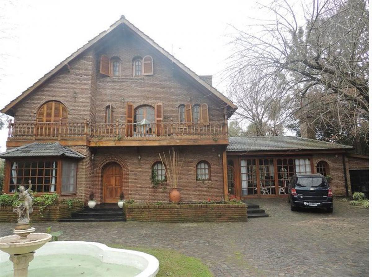 4 bedrooms Farm in Escobar, Argentina No. 113685