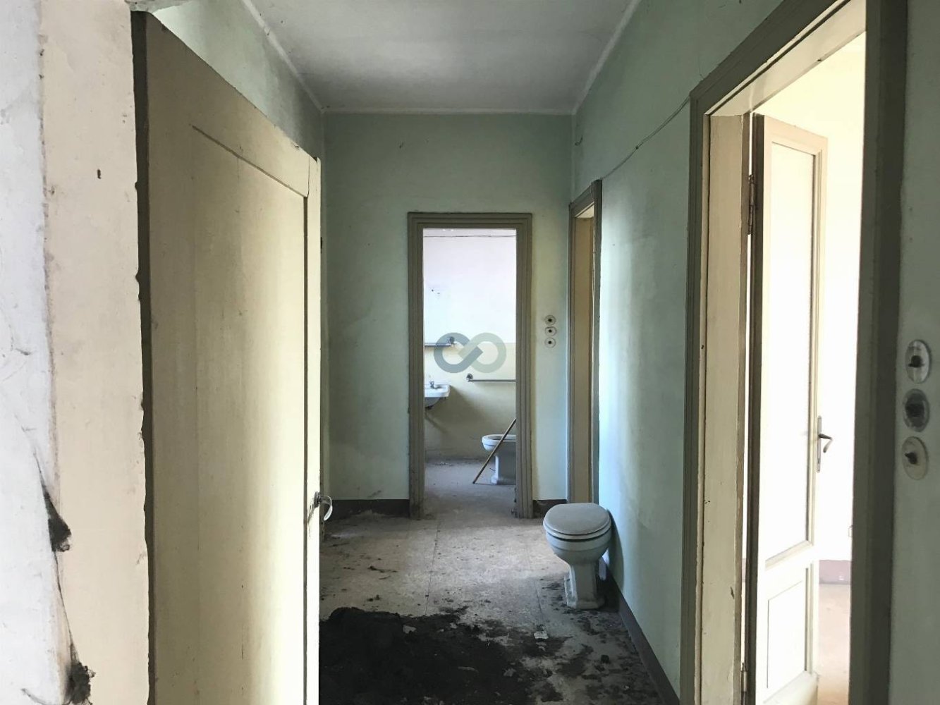 Edificio de 5 habitaciónes en Lonato del Garda, Italy No. 122936