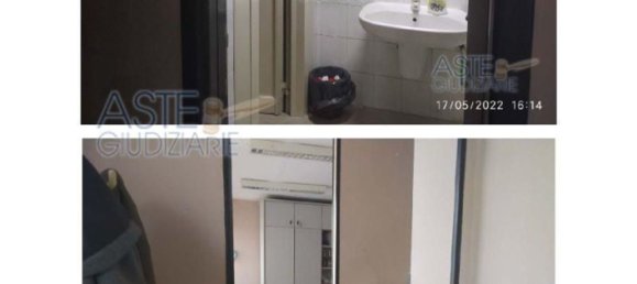 Almacén en Naples, Italy 370 m² No. 12490 2