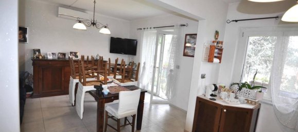 8-salle Appartement à Cuneo, Italy No. 26834 4