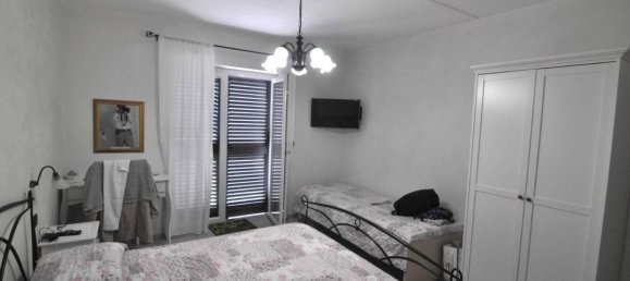 8-salle Appartement à Cuneo, Italy No. 26834 7