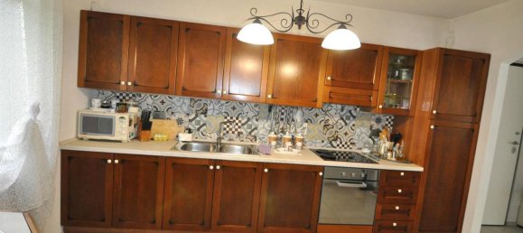 8-salle Appartement à Cuneo, Italy No. 26834 2