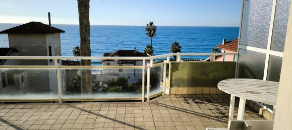 Ático de 4 dormitorios en Sanremo, Italy No. 314352 2