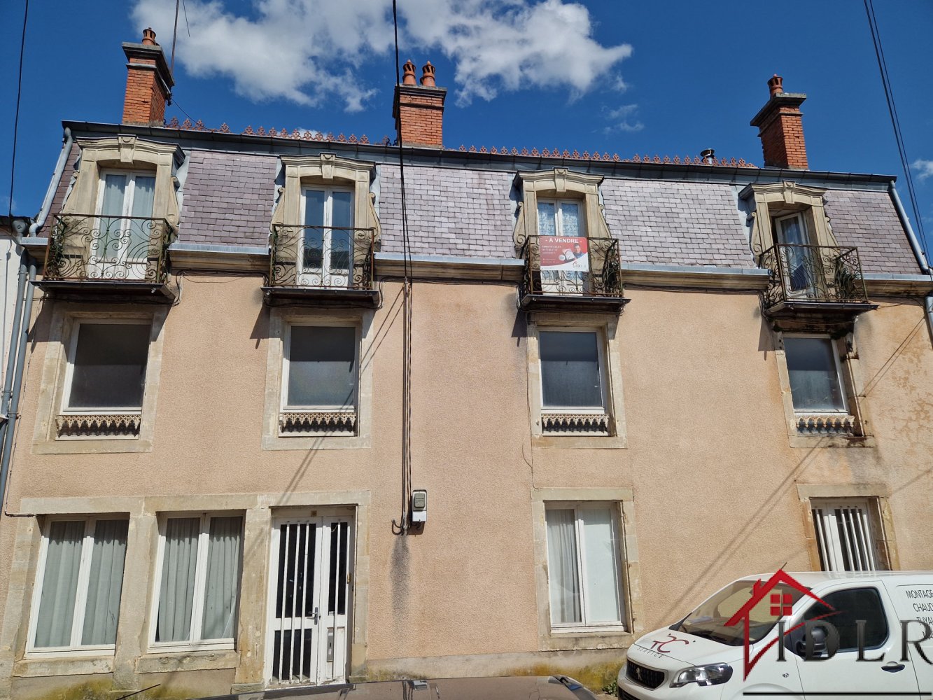 222m² Building in Bourbonne-les-Bains, France No. 244087