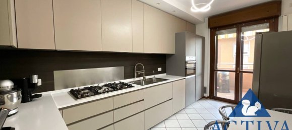 Apartamento de 3 divisões em Busto Arsizio, Italy N.º 334214 42