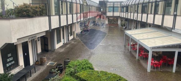 1 room Commercial property in San Donato Milanese, Italy No. 57000 6