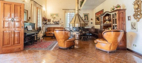 Villa de 5 dormitorios en Sutri, Italy No. 93388 9