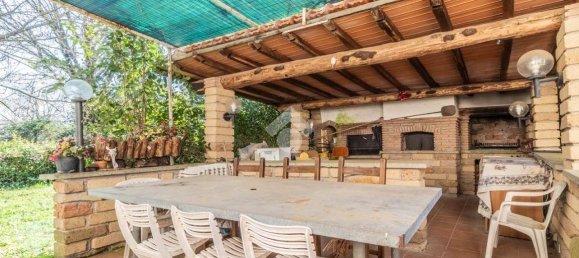 Villa de 5 dormitorios en Sutri, Italy No. 93388 16