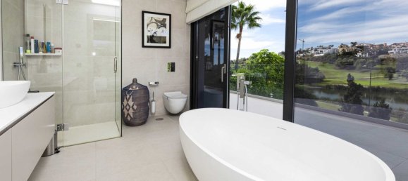 5 bedrooms Villa in Benahavis, Spain No. 4571 18