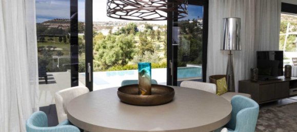 5 bedrooms Villa in Benahavis, Spain No. 4571 9