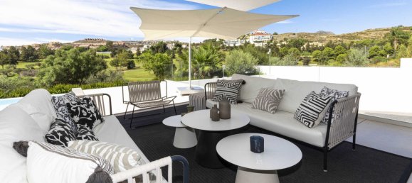 5 bedrooms Villa in Benahavis, Spain No. 4571 23