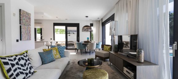 5 bedrooms Villa in Benahavis, Spain No. 4571 7