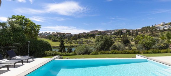 5 bedrooms Villa in Benahavis, Spain No. 4571 5