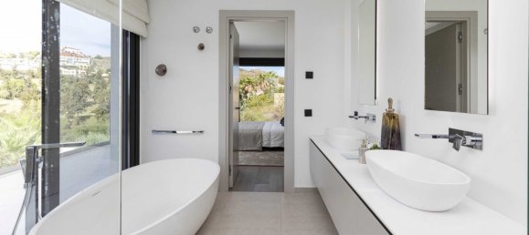 5 bedrooms Villa in Benahavis, Spain No. 4571 19