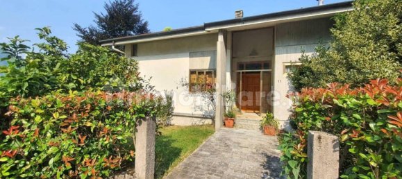 3 Schlafzimmer Villa in Udine, Italy, Nr. 333376 4
