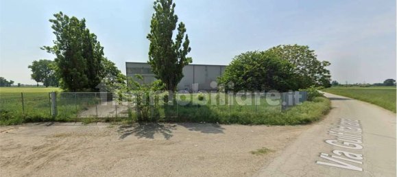 4 rooms Warehouse in Terranova dei Passerini, Italy No. 5050 2