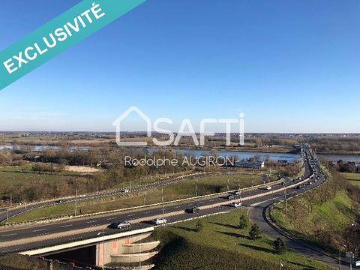 Studio in Blois, France No. 6483