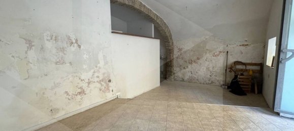 40m² Commercial property in Vasto, Italy No. 19246 3