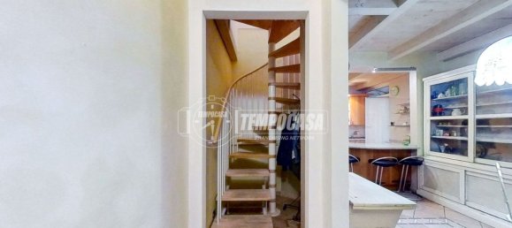 Apartamento de 4 dormitorios en Vado Ligure, Italy No. 312082 17