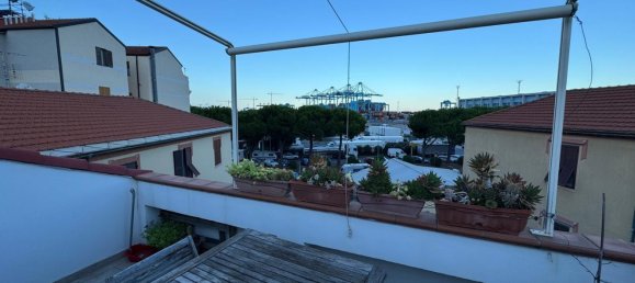 Apartamento de 4 dormitorios en Vado Ligure, Italy No. 312082 25