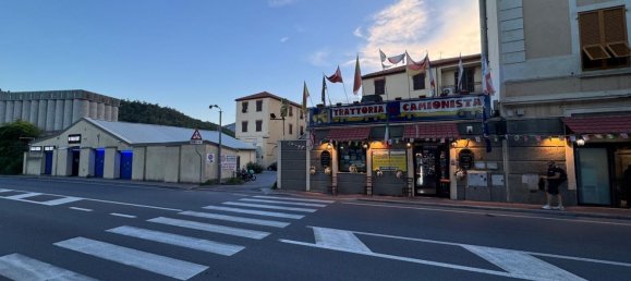 Apartamento de 4 dormitorios en Vado Ligure, Italy No. 312082 27