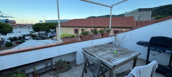 Apartamento de 4 dormitorios en Vado Ligure, Italy No. 312082 2