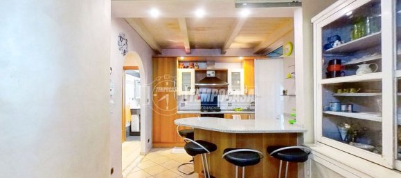 Apartamento de 4 dormitorios en Vado Ligure, Italy No. 312082 10