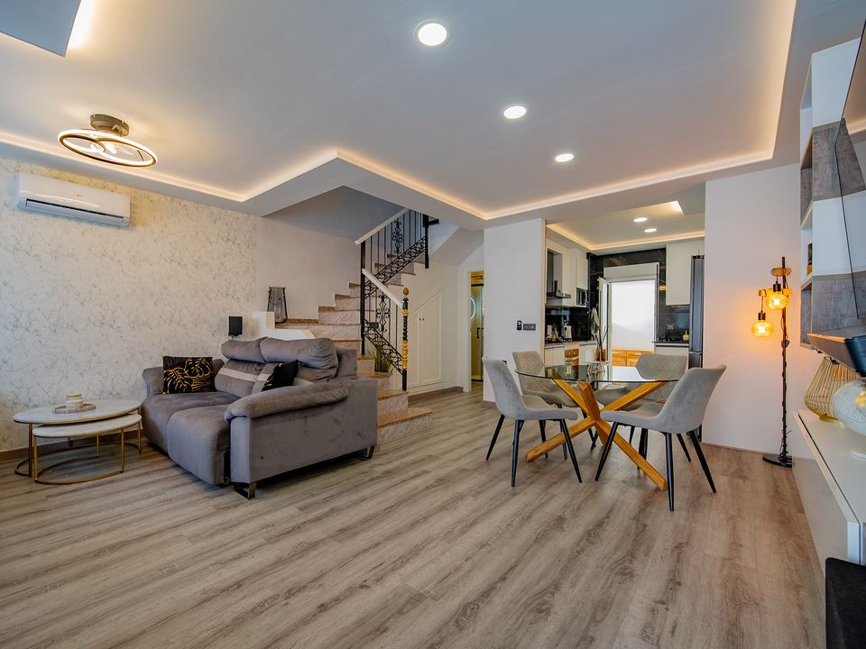 3 غرف نوم تاون هاوس في Alicante, Spain رقم 190766