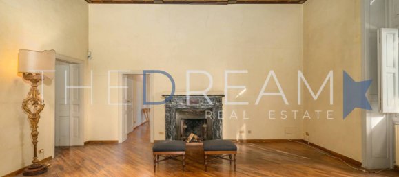 4 bedrooms Apartment in Florence, Italy No. 141258 16