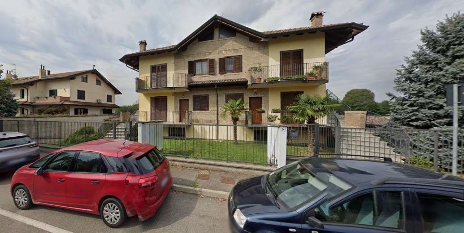 4 rooms Apartment in Casorezzo, Italy No. 98526