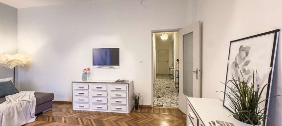 3 rooms Apartment in Modena, Italy No. 98689 43