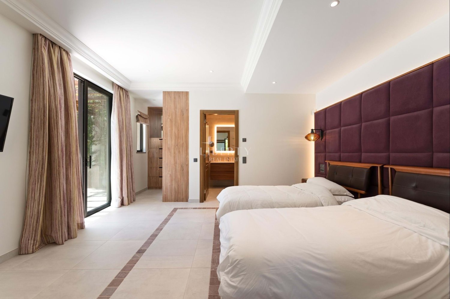 4 bedrooms Villa in Almancil, Portugal No. 232341