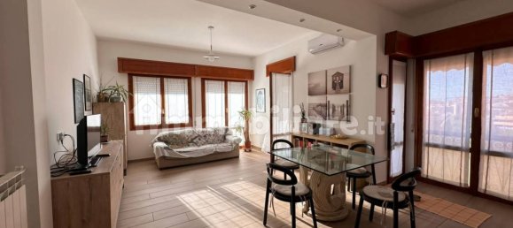 3 Schlafzimmer Wohnung in Genoa, Italy, Nr. 311438 8