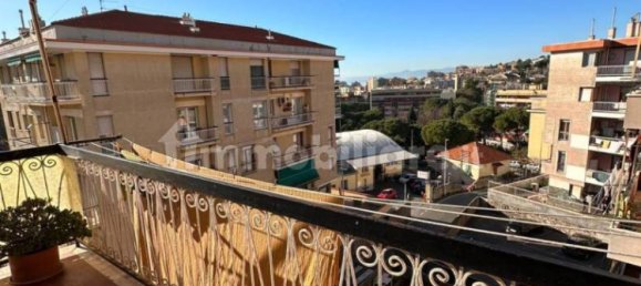 3 Schlafzimmer Wohnung in Genoa, Italy, Nr. 311438 4