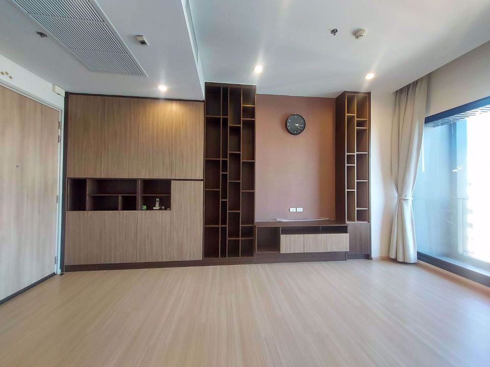2 bedrooms Condo in Huai Khwang, Thailand No. 4828