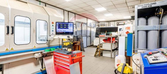 Imóvel comercial de 2 divisões em Busto Arsizio, Italy N.º 58568 13