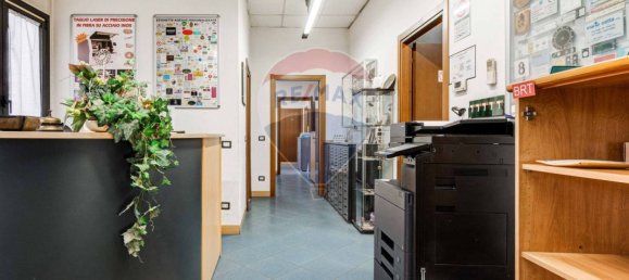 Imóvel comercial de 2 divisões em Busto Arsizio, Italy N.º 58568 7