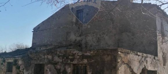 Casa de 4 divisões em Fara Filiorum Petri, Italy N.º 129414 13