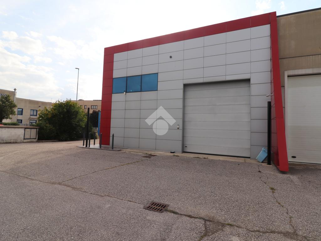 6-Zimmer Lagerhaus in Porto Mantovano, Italy, Nr. 147202