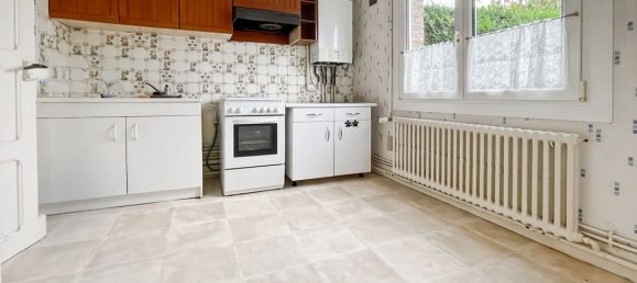 3 bedrooms House in Saint-Quentin, France No. 155808 3