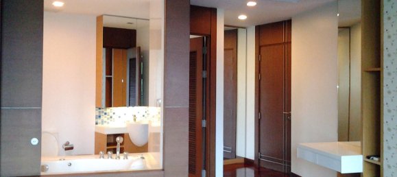 2 bedrooms Condo in Pattaya, Thailand No. 638 5