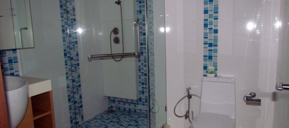 2 bedrooms Condo in Pattaya, Thailand No. 638 17