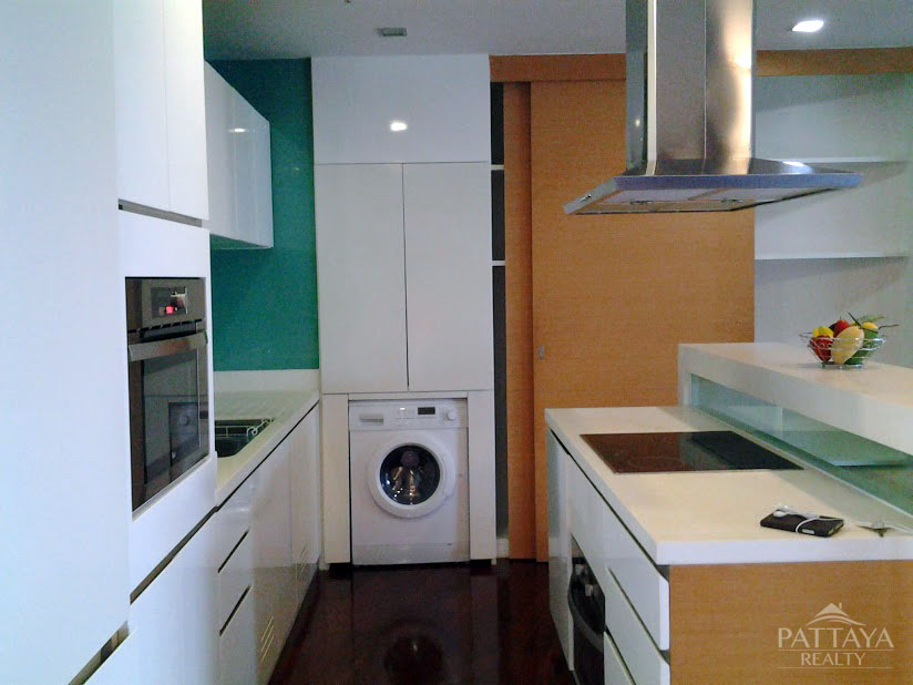 2 bedrooms Condo in Pattaya, Thailand No. 638